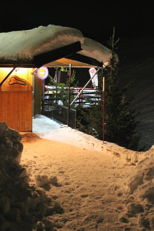 Snow Patrol Lodge Tetovo Bagian luar foto